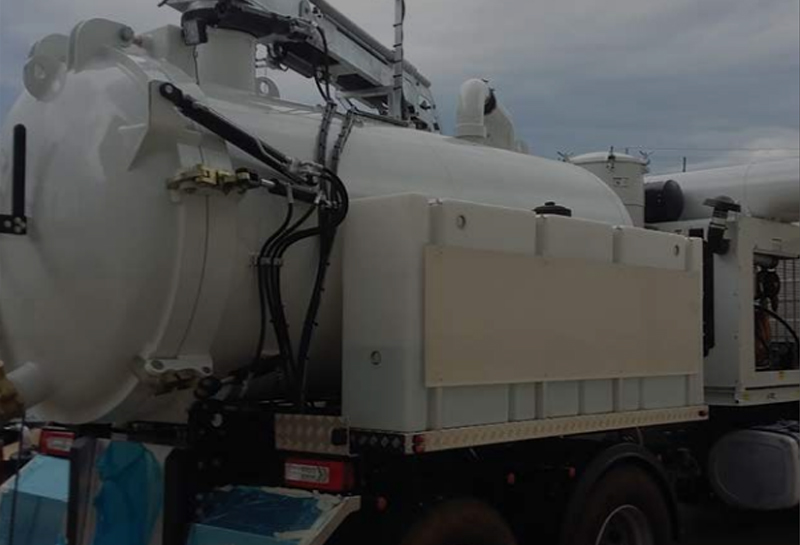 28 off vacuum truck 6000L tanks for various clients